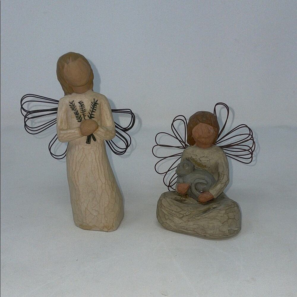 Bundle of 2 Willow Tree “Angel Of Remembrance” 2001 & “Angel of Kindness” 2000
